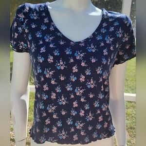 Olivia Rae navy amd soft floral ribbed cottage short sleeves top size L Junior